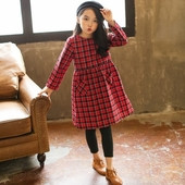 Rochie pentru copii in carouri cu maneci lungi si buzunare