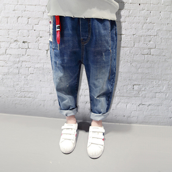 Blugi pentru copii - un model larg pentru băieți