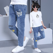 Blugi casual copii pentru o fata cu aplicatii in trei modele