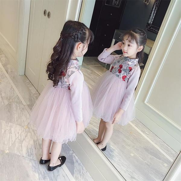 Стилна детска рокля с флорални мотови и тюл в два цвята 