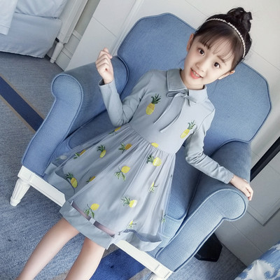 Модерна детска рокля разкроен модел с цветна бродерия в два цвята