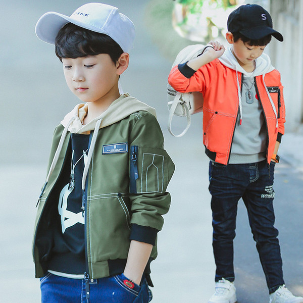 Детско тънко яке в четири цвята с имитация външен шев 