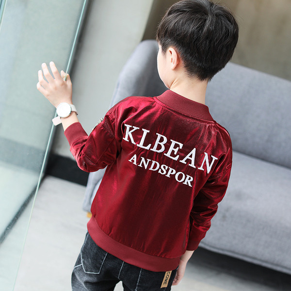 Детско модерно яке с О-образна яка и надпис