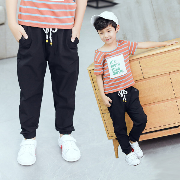 Pantaloni copii pentru un baiat de diferite culori