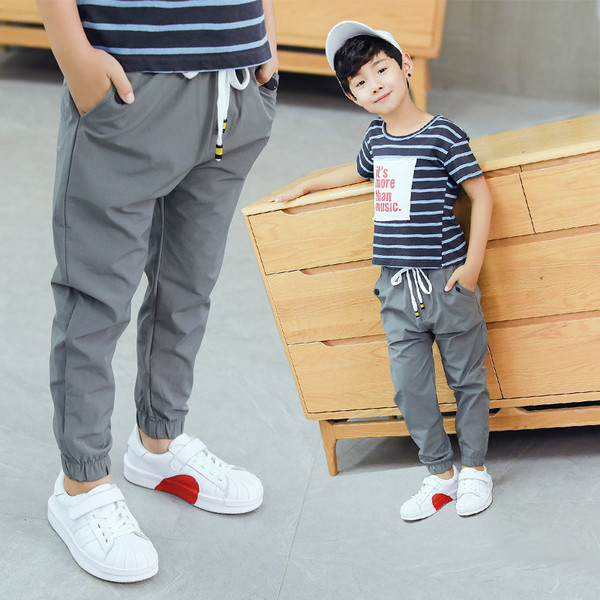 Pantaloni copii pentru un baiat de diferite culori