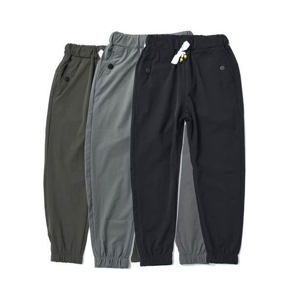 Pantaloni copii pentru un baiat de diferite culori