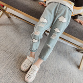 Детски дънки с апликации и разкъсани мотиви в два модела