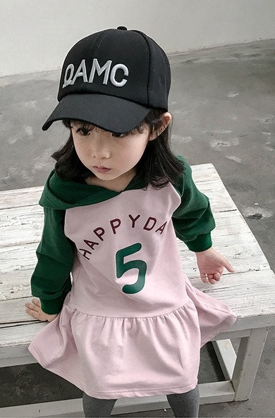 Спортна детска рокля с качулка в два цвята 