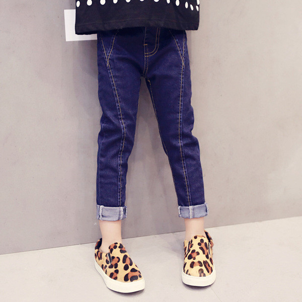 Blugi casual pentru copii pentru o fată într-o culoare închisă