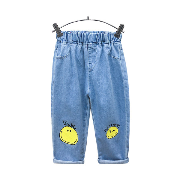 Παιδικά τζιν σε ανοιχτό χρώμα με εφαρμογές 