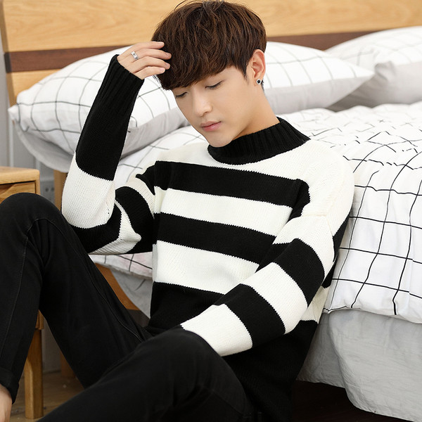 Pulover bărbătesc în dungi cu guler înalt în trei culori