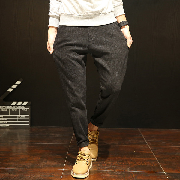 Модерни мъжки панталони в тъмен цвят