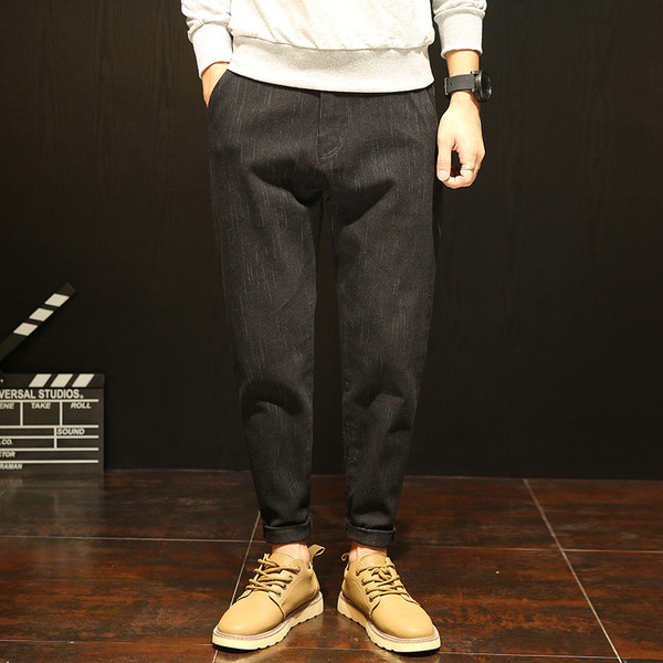 Модерни мъжки панталони в тъмен цвят