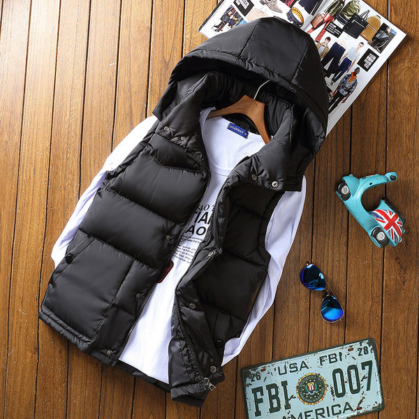 Ανδρικό γιλέκο με κουκούλα σε διάφορα χρώματα κατάλληλα για τη καθημερινή ζωή