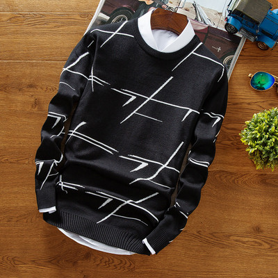 Модерен мъжки пуловер с интересна цветна бродерия в няколко цвята