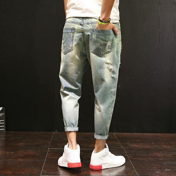 Мъжки дънки в светъл цвят подходящи за ежедневието