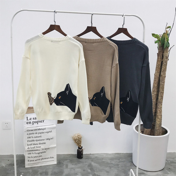 Pulover barbatesc casual cu broderie colorata in mai multe culori