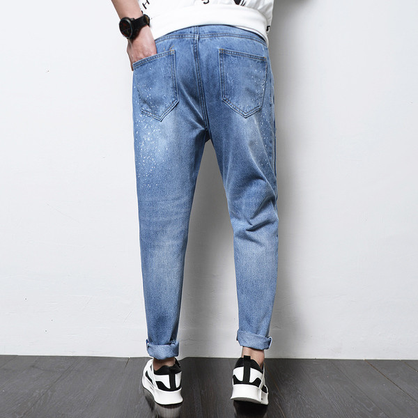 Blugi barbatesti moderni - model larg in culoare deschisa