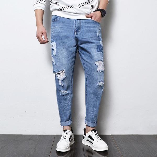 Blugi barbatesti moderni - model larg in culoare deschisa