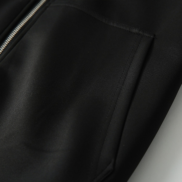 Μακρύανδρικό μπουφάν  με απαλή επένδυση, κουκούλα και επιγραφή