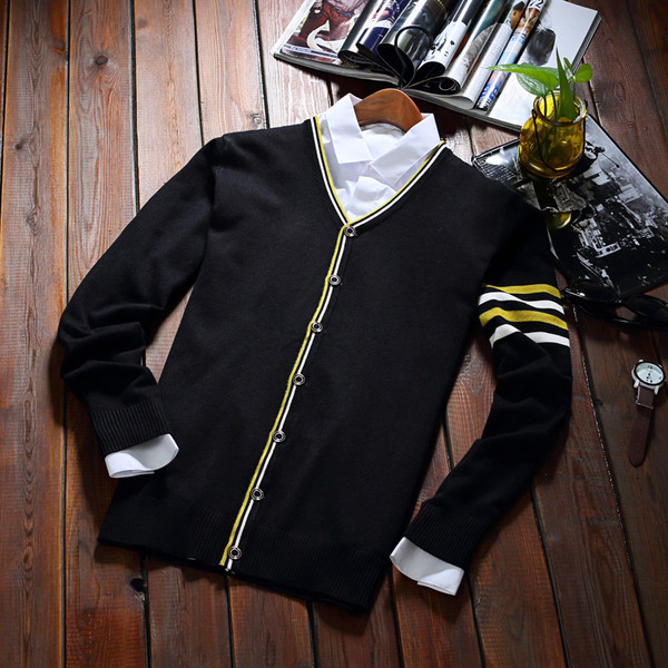 Ανδρικ'η ζακέτα με V-λαιμό και χρωματιστές άκρες - διάφορα μοντέλα