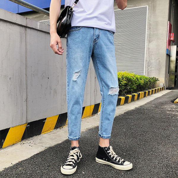 Άνετα  τζιν ανδρικά σε ανοιχτό χρώμα