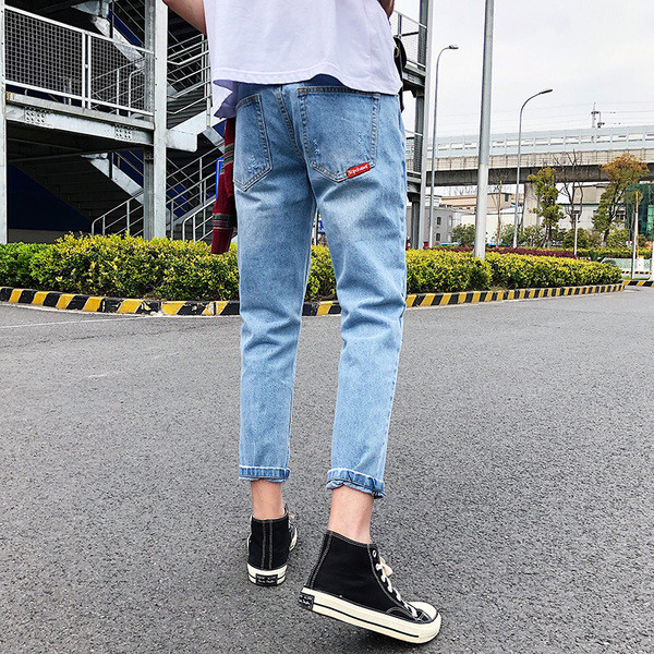 Άνετα  τζιν ανδρικά σε ανοιχτό χρώμα