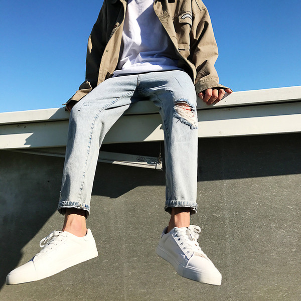 Мъжки дълги дънки - прав модел в светъл цвят