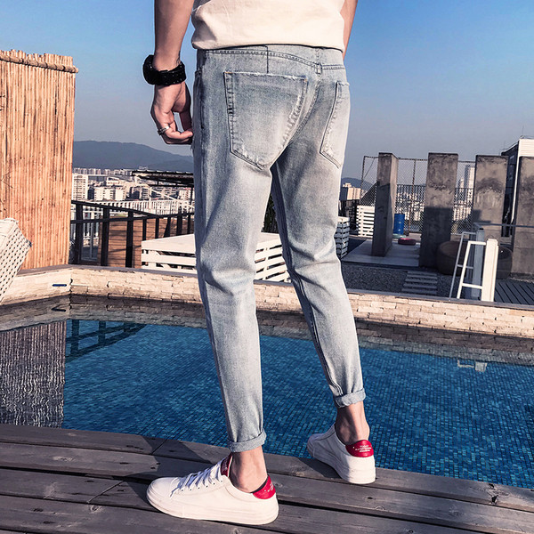 Blugi de bărbați stilați, de culoare deschisă