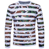 Bluză bărbătească în dungi cu guler în formă de O și motive de camuflaj