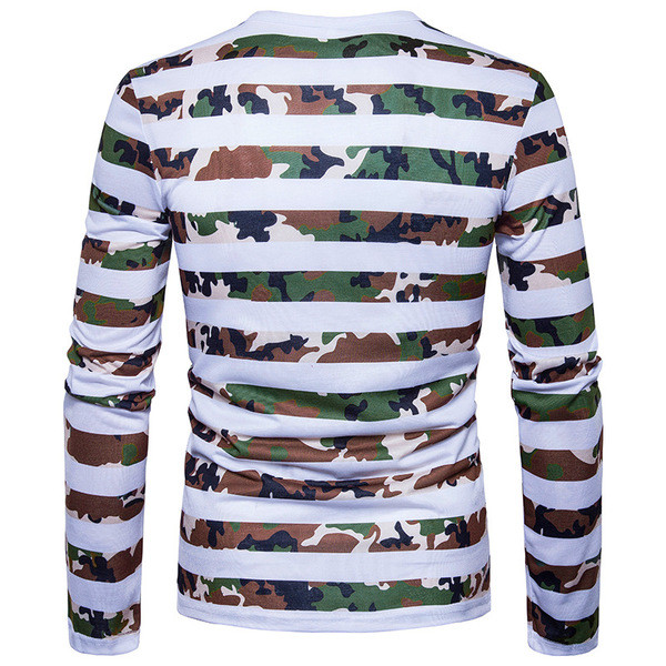 Bluză bărbătească în dungi cu guler în formă de O și motive de camuflaj