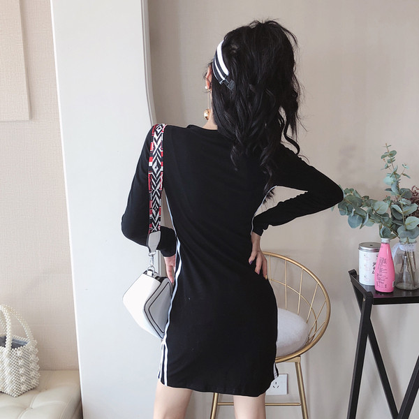 Спортно-ежедневна дамска рокля с дълъг ръкав и  цип в няколко цвята 