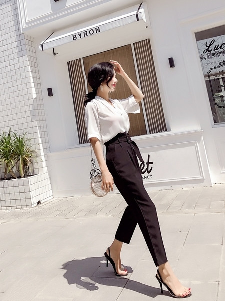 Cămașă elegantă de damă în alb și roz