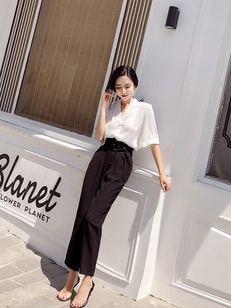 Cămașă elegantă de damă în alb și roz