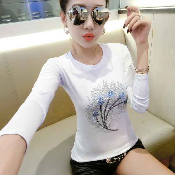 Γυναικείες μπλούζες κυρίες με Ο-λαιμόκοψη με διακοσμητικές πέτρες σε λευκό και μαύρο