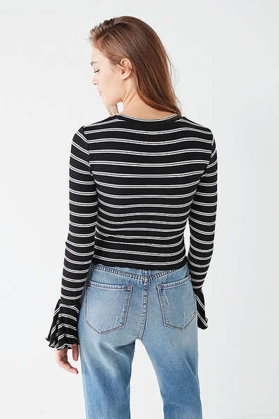 Bluză casual de damă în dungi cu mâneci lotus