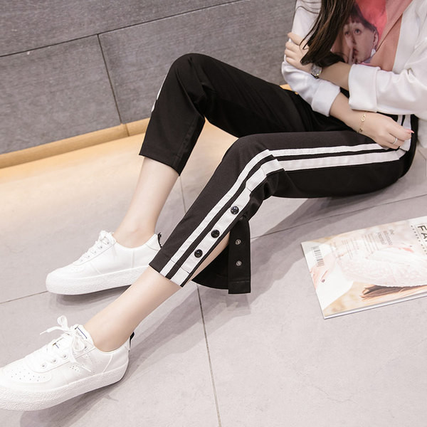 Pantaloni de dama actuali in negru si rosu