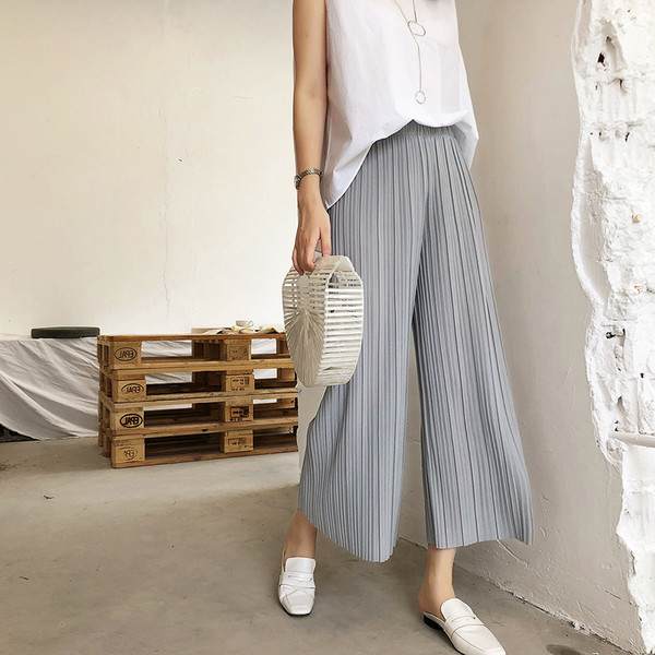 Pantaloni plisati de dama in trei culori