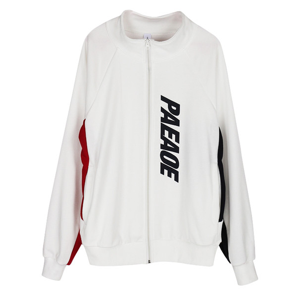 Αθλητικό γυναικείο φούτερ σε λευκό και μαύρο χρώμα με επιγραφή