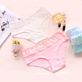 Lenjerie din bumbac cu dantela in diferite culori