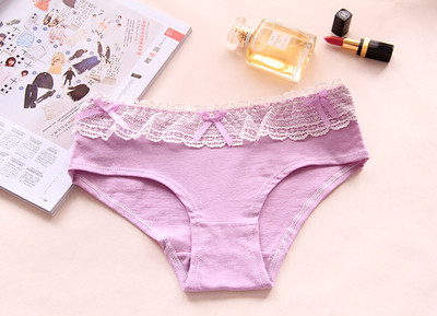 Lenjerie din bumbac cu dantela in diferite culori