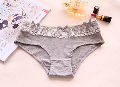 Lenjerie din bumbac cu dantela in diferite culori