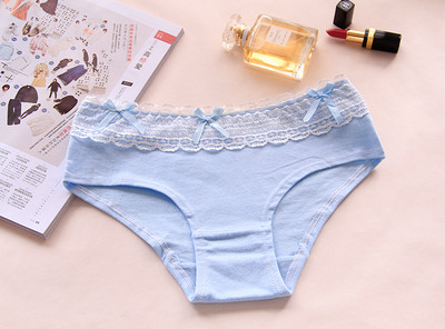 Lenjerie din bumbac cu dantela in diferite culori