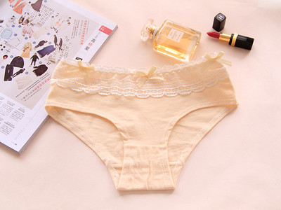 Lenjerie din bumbac cu dantela in diferite culori