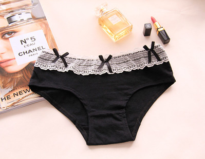 Lenjerie din bumbac cu dantela in diferite culori