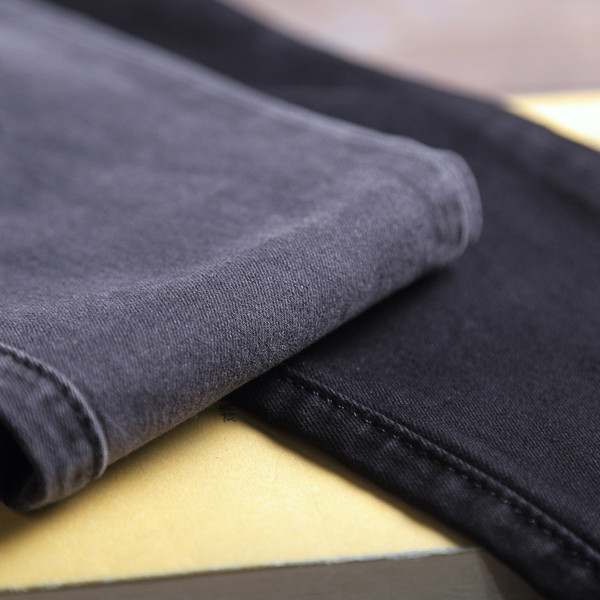 Pantaloni de dama model uni in culori inchise