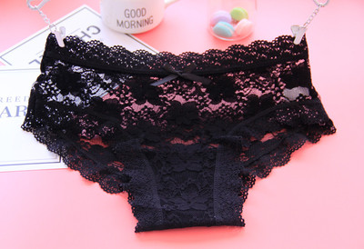 Lenjerie din dantela in diferite culori