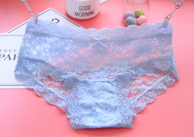 Lenjerie din dantela in diferite culori