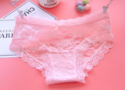 Lenjerie din dantela in diferite culori