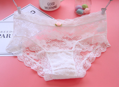 Lenjerie din dantela in diferite culori